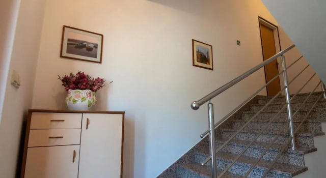 Apartments Đoković, Prenota Appartamento Hotel a Isole Quarnerine con parcheggio, Parcheggio