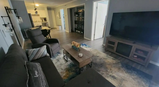 2022 Renovated 2-bedroom cozy, lovely condo, Забронировать Отель Отели Южной Каролины с бассейном, Бассейн
