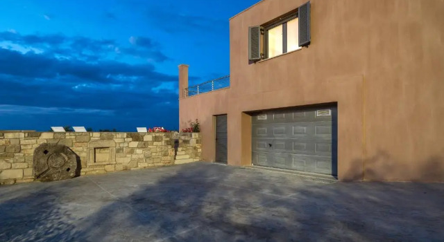 Villa Merovigli - Sea Views & Private Pool, Ideal for Large Groups, by ZanteWize, Забронировать Вилла Коттеджи Трагаки, Коттедж