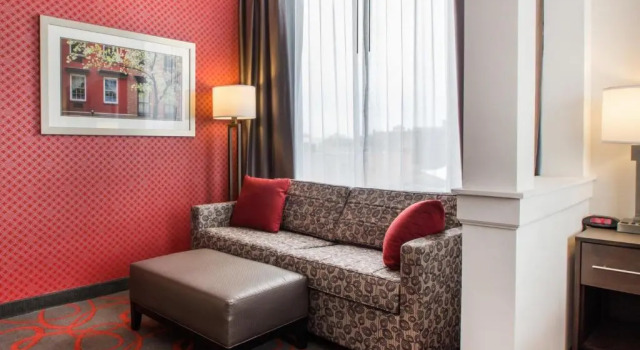 Люкс Comfort Inn & Suites near Stadium