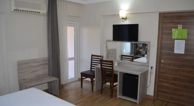 Одноместный номер Standard с балконом Megas Hotel