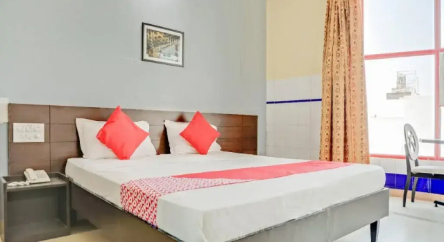 Shanthi Royal by OYO Rooms, Prenota Hotel Davanagere Karnataka