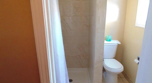 Четырёхместный номер Standard Marina Inn Berkeley