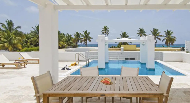 Вилла с 3 комнатами рядом с пляжем Coral Beach Club Villas & Marina