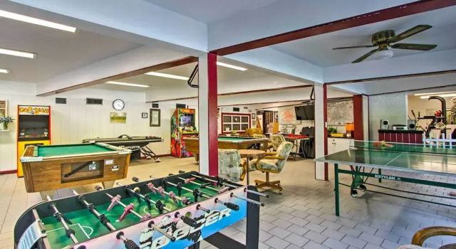 Коттедж Hot Tub & Pet-Friendly! Gatlinburg Resort Cabin