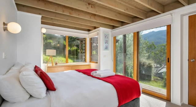 Banjo 1 bedroom with loft bunk room and amazing views