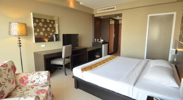 Номер Deluxe с видом на бассейн Welcome Plaza Hotel Pattaya