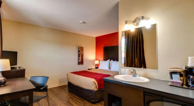Двухместный номер Standard Econo Lodge Inn & Suites