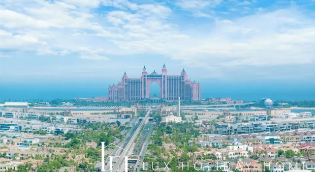 Апартаменты Deluxe LUX Iconic Views at Palm Tower Suite 3