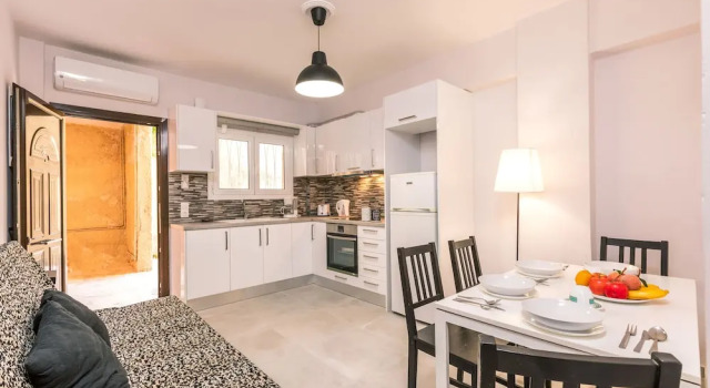 Bright apartment near Corfu town by Konnect, Забронировать Апартаменты/квартира  