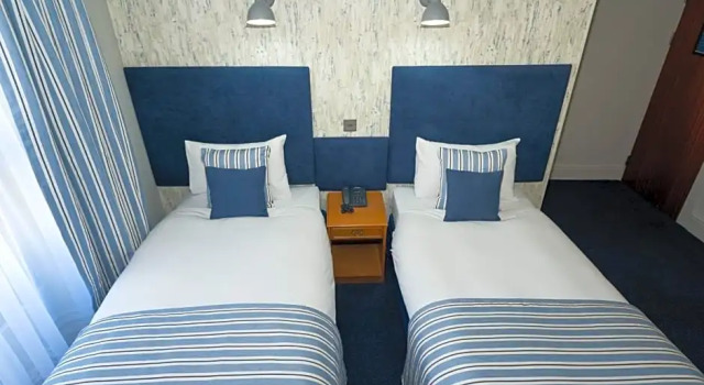 Номер Standard Falcon Hotel