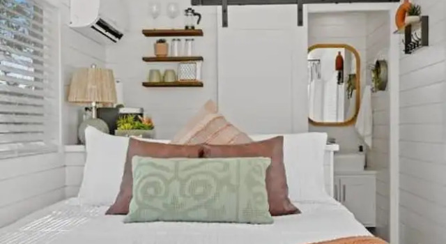 Коттедж New The Saguaro-tiny Shipping Container Home