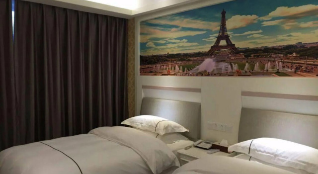 Yiwu Baide Theme Hotel