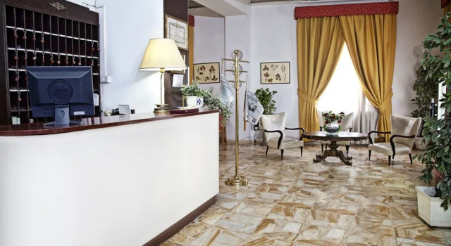 Hotel DAnna, Buchen Sie Hotel Hauptbahnhof Neapel