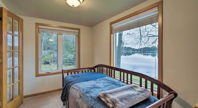 Lakefront Home w/ Seasonal Dock - 2 Mi to Skiing!, Забронировать Отель Отели Ваутома 3 звезды, 3*