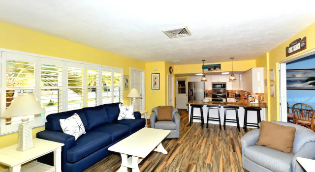 Surf Rider's Cottage 2 Bedrooms 1 Bathroom Condo