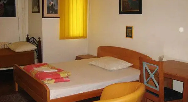 Marina Rooms