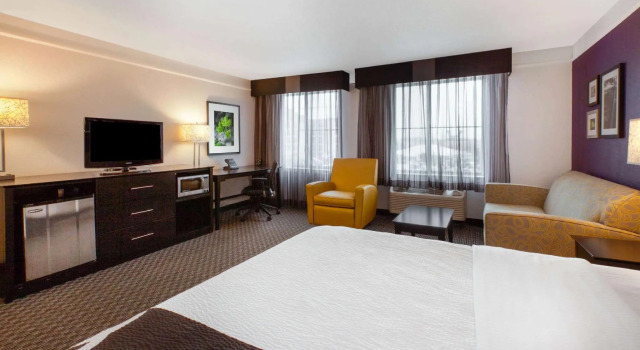 Номер Deluxe La Quinta by Wyndham Detroit Utica