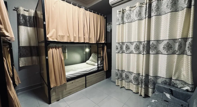 Кровать в общем номере (женский номер) Alleyway Hostel