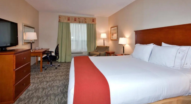 Номер Standard Holiday Inn Express Hotel & Suites-Edmonton South by IHG