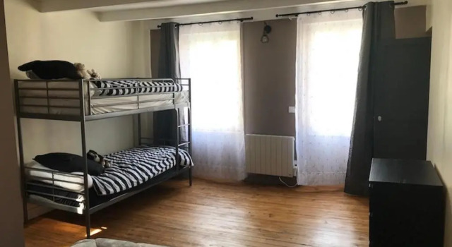 Коттедж с 4 комнатами FORREST GUEST HOUSE ; LA MAISON DE FORREST