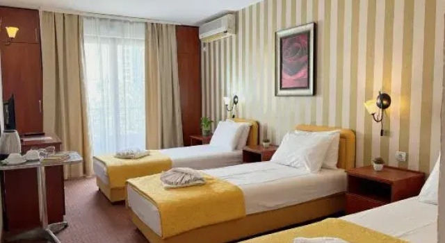 Номер Classic Central Hotel & Restaurant