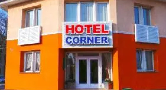 Hotel Corner, Rezervovat Hotel Komárom 