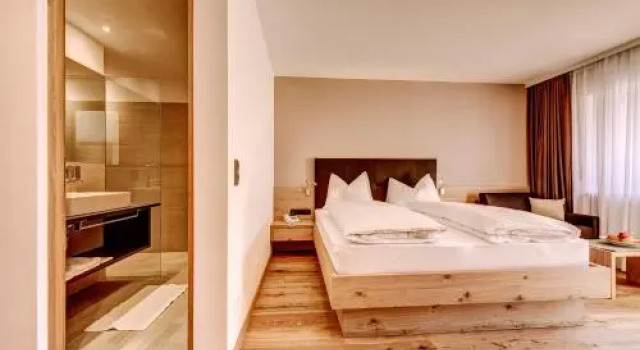 Hotel Lamm, Забронировать Отель Отели в центре Натурно с завтраком, отели в центре Натурно с завтраком