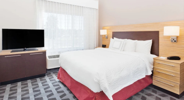 Suite 1 Schlafzimmer TownePlace Suites Dothan