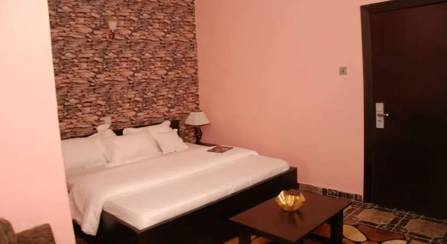 Номер Royal с балконом Amso International Hotel