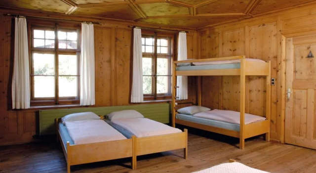 Sta-Maria Youth Hostel, Book Hostel / Vandrerhjem Santa Maria Val Muestair Val Mustair