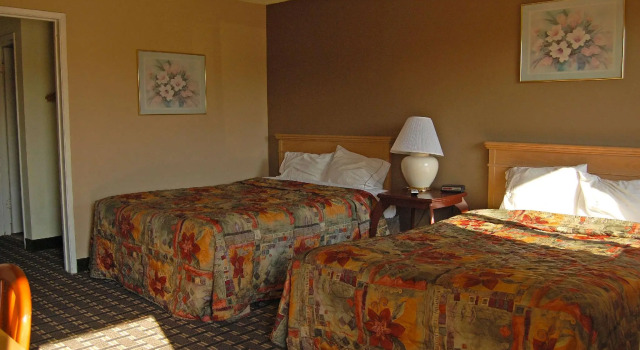 Четырёхместный номер Standard Americas Best Value Inn Red Bluff