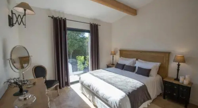 Villa Madra, Varaa Villa Bonifacio 