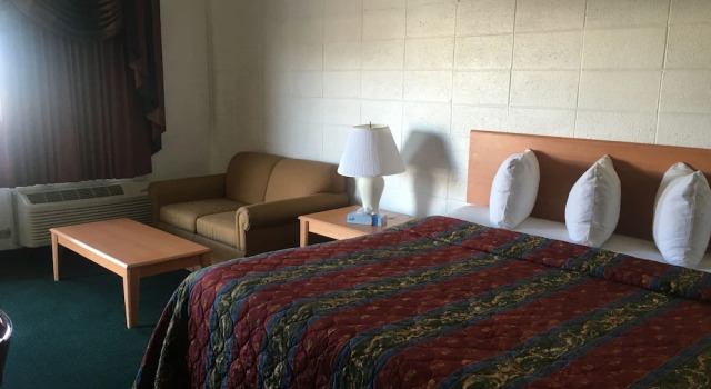Четырёхместный номер Standard Budget Inn Boise