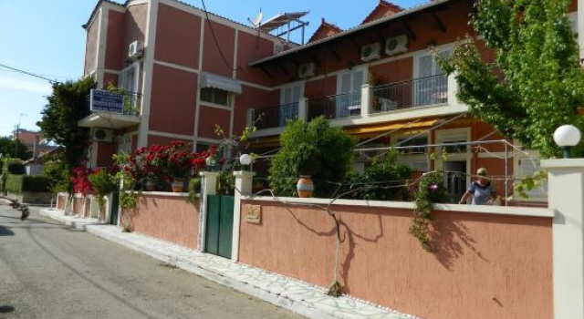 Konstantinos Apartments, Buchen Sie Ferienwohnung Agia Efimia Griechenland