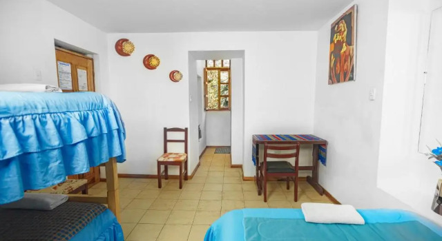 Четырёхместный номер Standard Colonial House Inn