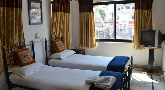 Baba Palace - A Heritage Hotel, Udaipur, Забронировать Отель Отели штата Раджастхана с парковкой, Парковка