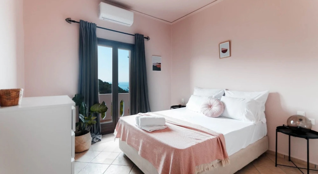 Апартаменты Evgenias sea view apartments