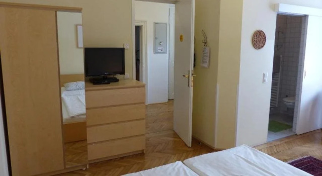 Stadtnest Bed  Breakfast, Rezerwuj Hotel Hotele w Wiedeń z parkingiem, Parking