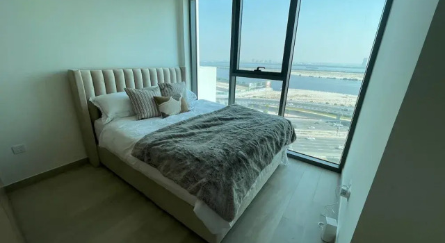 Azizi 1 BR Greek Views - 360 vacation