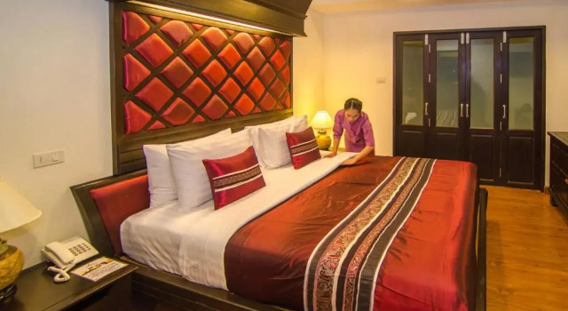 Полулюкс Raming Lodge Hotel
