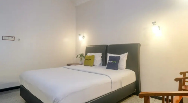 Люкс Urbanview Omah Pari Boutique Hotel