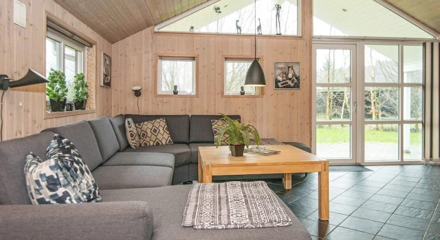 Spacious Holiday Home in Oksbol near Water Park, Rezerwuj Hotel Oksbol Syddanmark