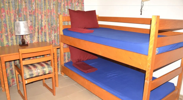 Кровать в общем номере (мужской номер) Pink Hostel
