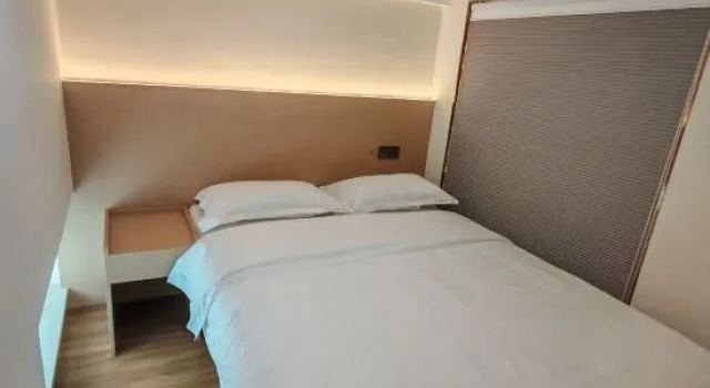 Семейный люкс с 2 комнатами Cuckoo selection hotel (Kunming South Station Lianda Street Subway Station Store)