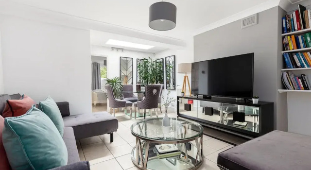 Magnificent 2 Bed Garden Flat in Oval, Varaa Huoneisto Asunnot kohteessa Merseyside, Huoneisto