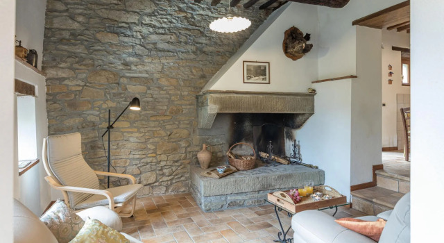 Casa Largnano 6 2 in Arezzo, Rezervați Hotel Castiglion Fiorentino 