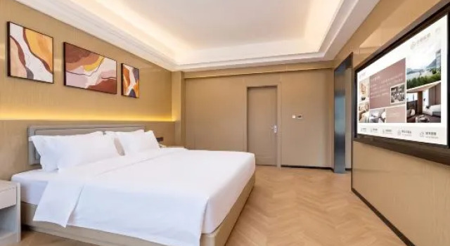 Люкс Deluxe Huaqiao Dongfang Hotel
