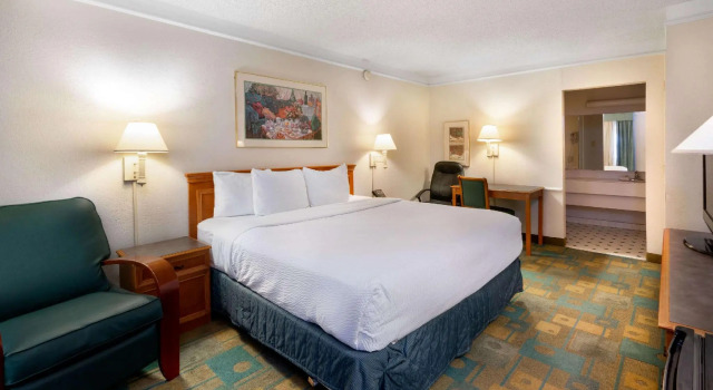 Двухместный номер Deluxe Motel 6 Phoenix, AZ Midtown