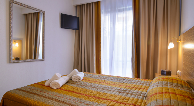 Apanemia Apartments by Flegra, Book Apartment Pefkohori 